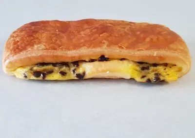 boulangerie-viennoiserie-le-puit-damour-samatan-pave-pepites-aux-chocolat-400x284