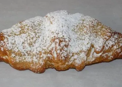 boulangerie-viennoiserie-le-puit-damour-samatan-croissant-amanade-1-400x284